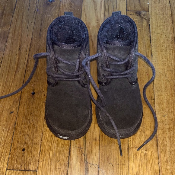 UGG, little kids size 13, Neumel II Boots in Cocoa - Picture 1 of 8